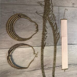 Elegant Gold Necklace Set